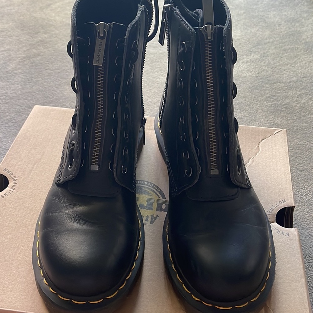 Dr.Martens Pascal Frnt Zip Size 8